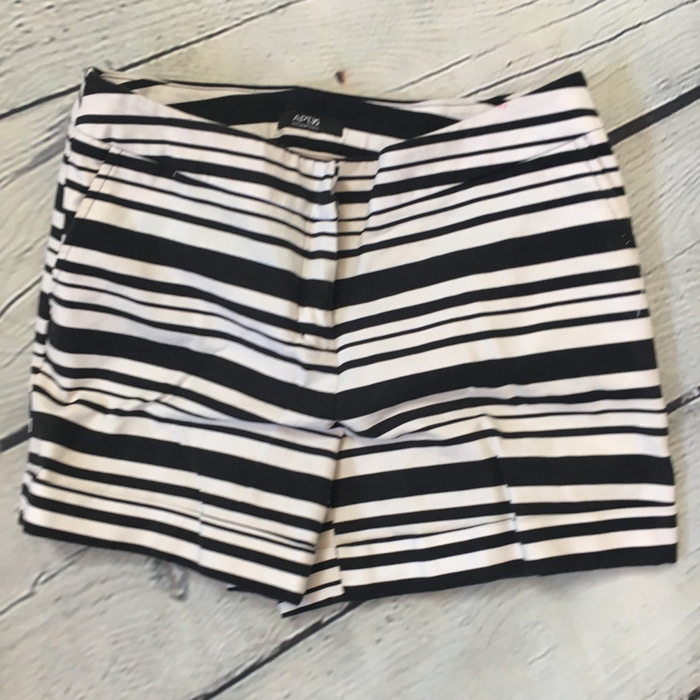 Apartment 9 striped black/white shorts - size 8
